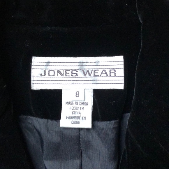 Jones Wear black velvet ladies blazer - Picture 2 of 4